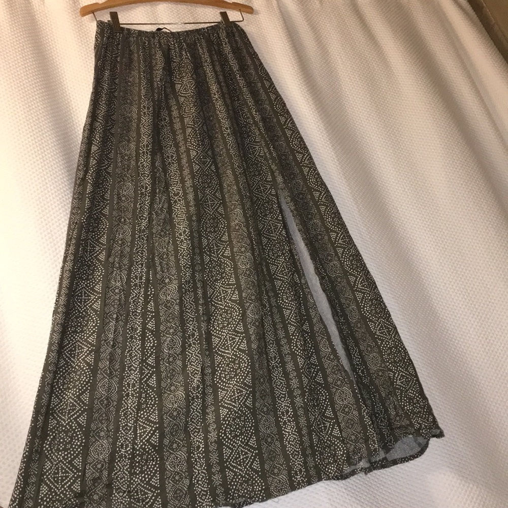 Hollister MAXI skirt